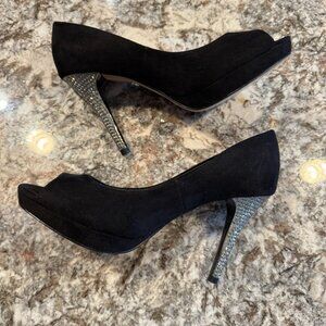 Black dress shoes Size 6 open toe.